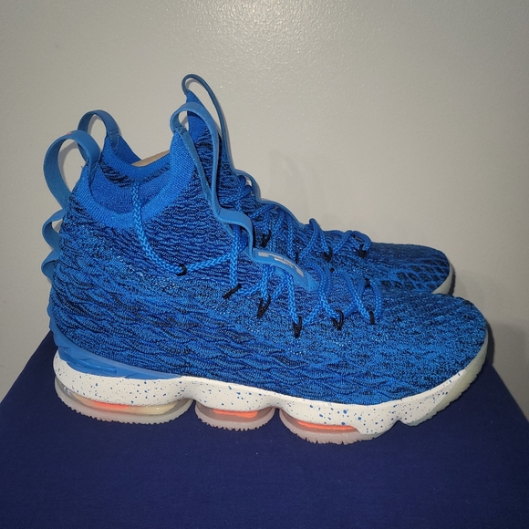 LeBron 15 Hardwood Classics - Picture 5 of 8